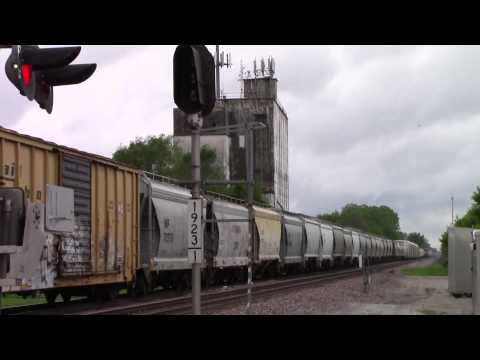 192-car freight with total of 3 engines at Doboy elevator