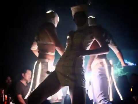 E V A  &  Just Boys “Scheibe“ (Cover Show Lady Gaga)