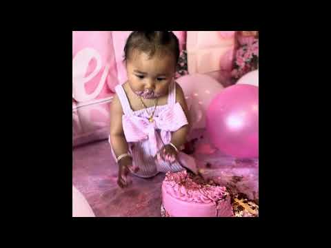 Prisma’s #cakesmash #firstbirthday #firstvlog st