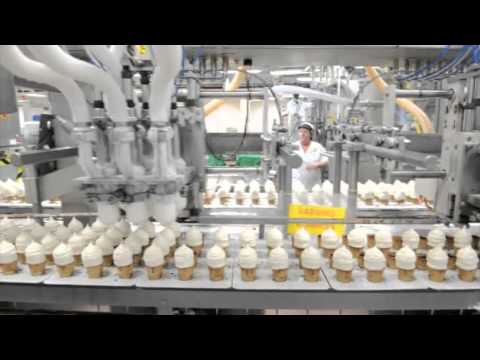 En glass blir till -- på besök i glassfabriken