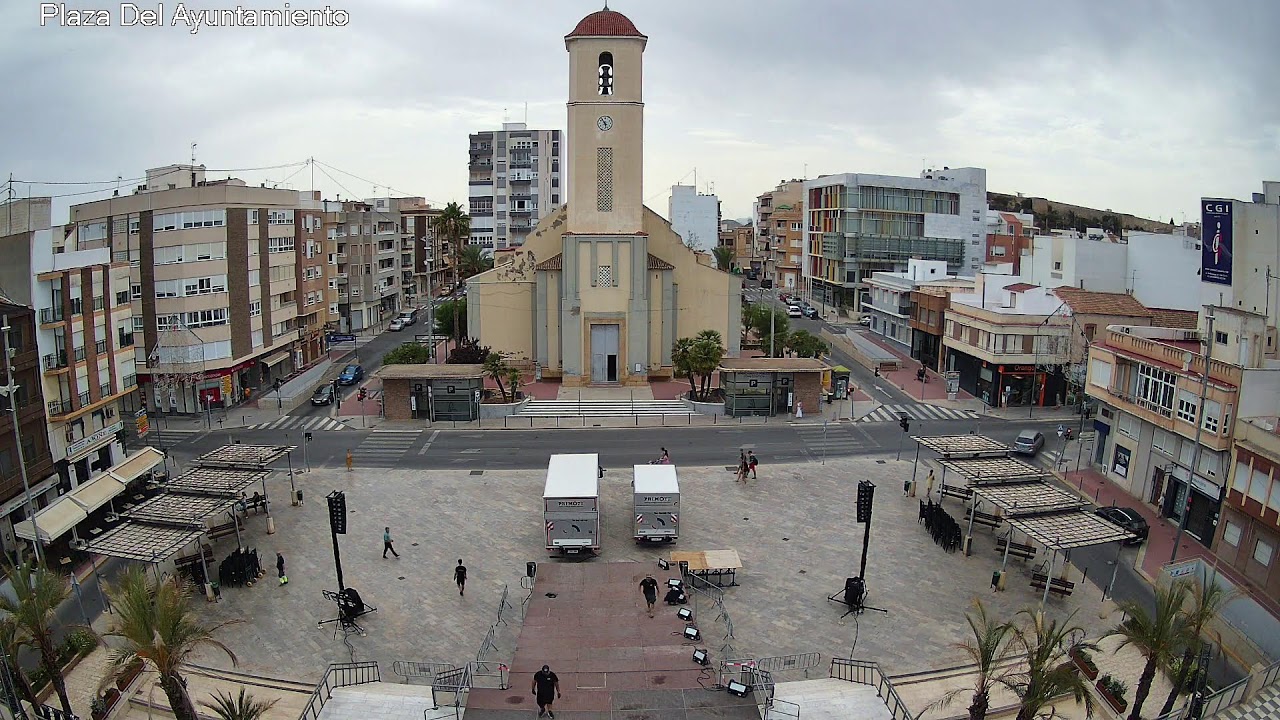 Live webcam view of Guardamar Town Hall Square