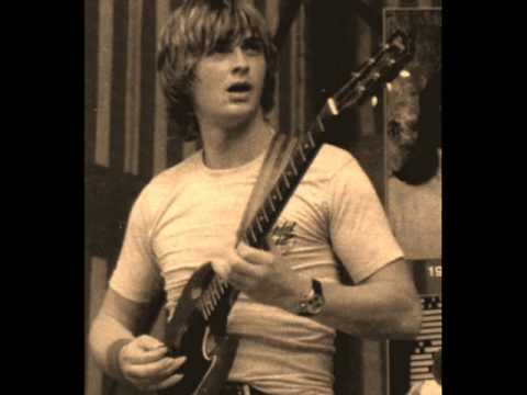 Kevin Ayers - whatevershebringswesing (Mike Oldfield on Bass and Guitar)