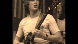 Kevin Ayers - whatevershebringswesing (Mike Oldfield on Bass and Guitar)