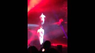 Kalin and Myles: Crazy for Christmas preforming &quot;Shake It&quot;