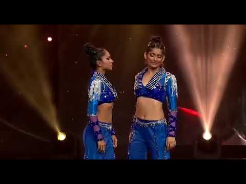 @Vartika Jha vs @Somya dance