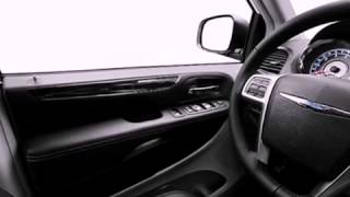 preview picture of video '2013 Chrysler Town Country Bristol CT 06010'
