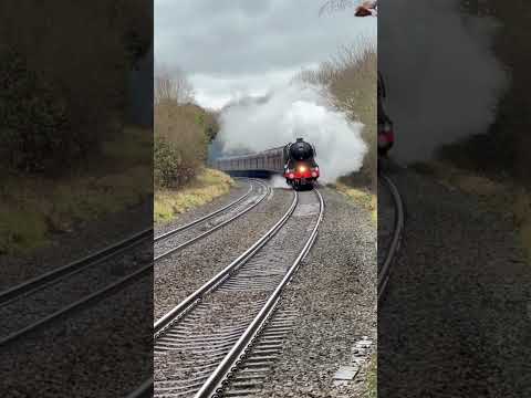 Flying Scotsman coming through Hinckley Station 10:30 Dec 13th 2023.
