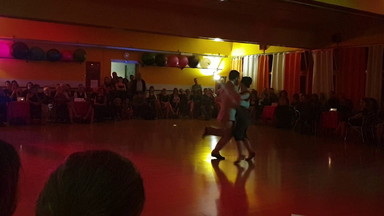 Marco Nodari y Ornella Simonetto "Bajo un cielo de estrellas"@la Cumparsita(FC)12/10/2019 3-4