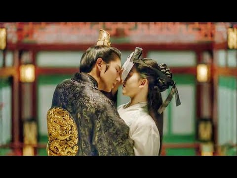 A girl who time-traveled ended up with some charming royal princes