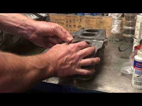 CB750 K1 restoration - barrel and piston preparation