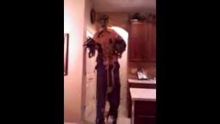preview picture of video 'Halloween Costume Giant Scarecrow'