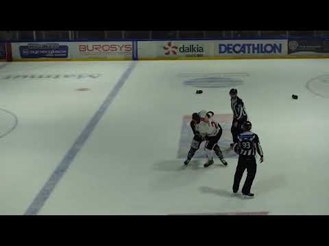 Hockey Fighting Club : Dylan Yéo (Rouen) vs Dan Gibb (Amiens)