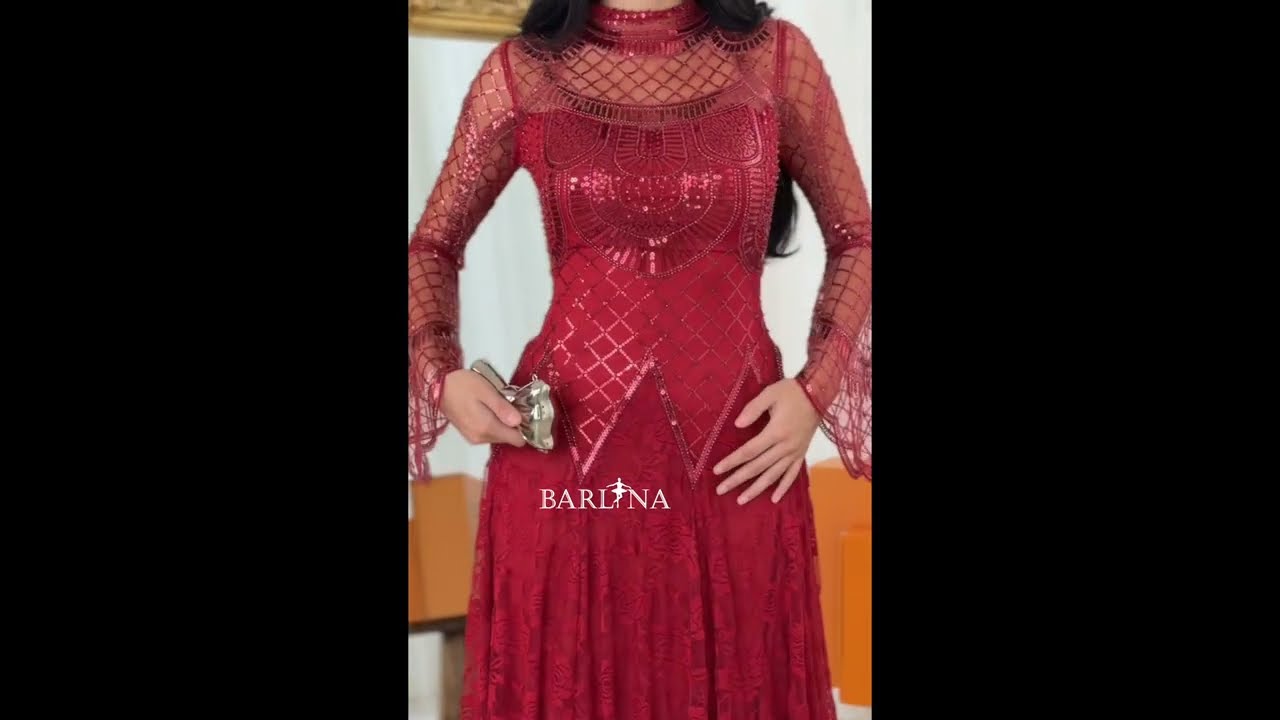Evening dress with shimmering embroidery and elegant patterns - XL