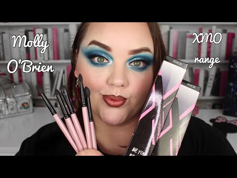 Blown out blue smokes with half cut crease || Molly O’Brien XMO brush range