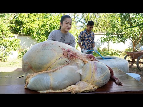 '' Big beef stomach '' Have you ever cooked beef stomach like this before? - Cooking with Sreypov