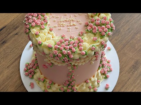 Let’s decorate the prettiest floral cake💕🌸🌷🌱