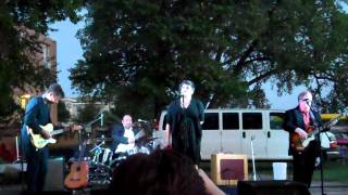 Kelly Hogan &quot;Plant White Roses&quot; live in Monona