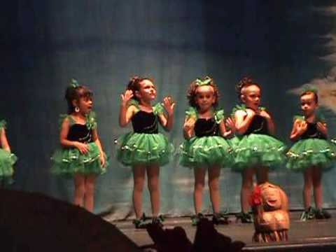 Bria Escobar's Dance Recital 2009 TAP ROUTINE "I'm a cute little girl"