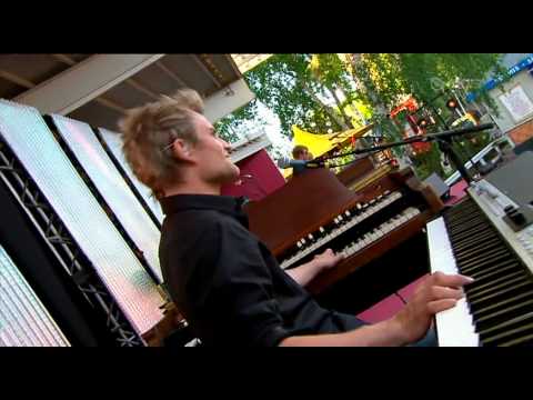 Vicky Rosti - Oon voimissain (live @ särkänniemi)