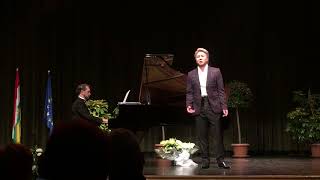 Bar. Kyubong Gerard Lee (이규봉) - Ya mis horras felices La Del Soto del Parral (Soutullo y Vert)