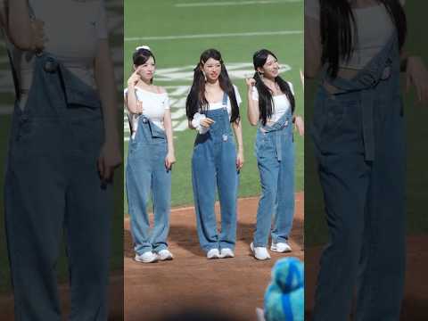 雅英嫌棄 珠珠崩潰 其他人都快笑死了🤣 布萊恩的三振舞到底有多魔性? #三振舞 #富邦三本柱 #李珠珢 #이주은 #珠珠寶貝 #李雅英 #이아영 #李晧禎 #이호정 #Bryan #布萊恩 #布布寶貝