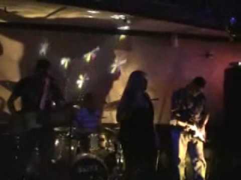 Brightside- Sweet Child of Mine played live at the Waikanae Hotel