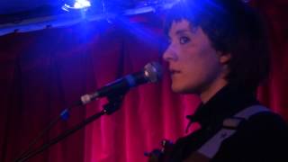 Cate Le Bon - Are You With Me Now? (Live) - Sonic, Lyon, FR (2014/02/24)