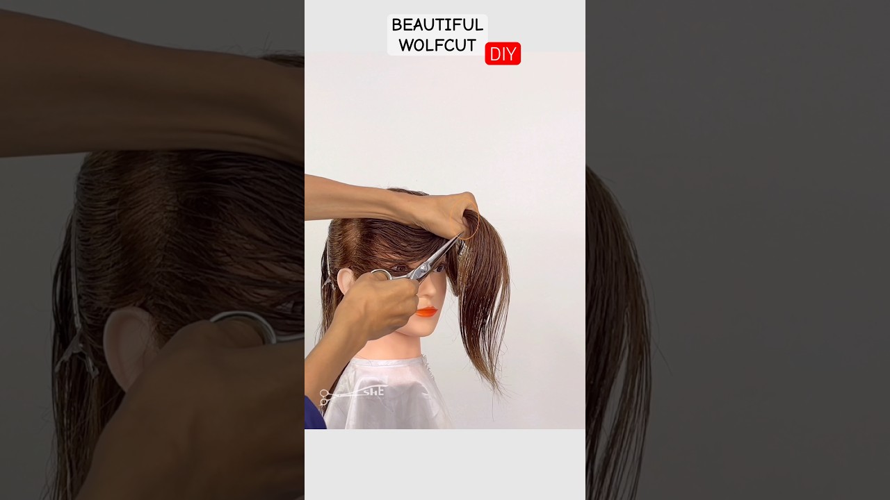 WOLFCUT DIY SO EASY! #haircut #hairstyle #wolfcut #shortvideo