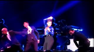 Alicia Keys - Listen To Your Heart ( Set The World On Fire Tour Live in JAKARTA )