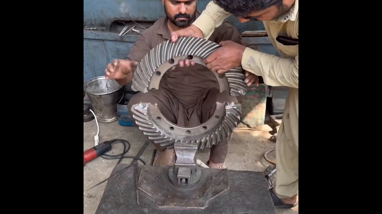 How To Rebuild a fully Broken Truck's Differential Gear Using Ingenious Approach