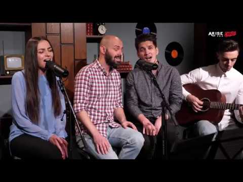 Eliza Pantea | Stau și privesc