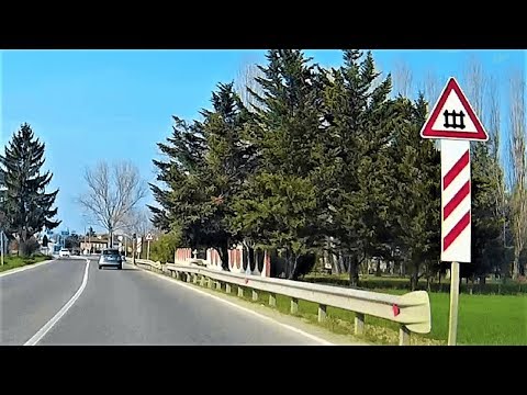 Passaggio a livello SP 592 tra Nizza e Canelli con nuove barriere # railroad crossing # bahnübergang