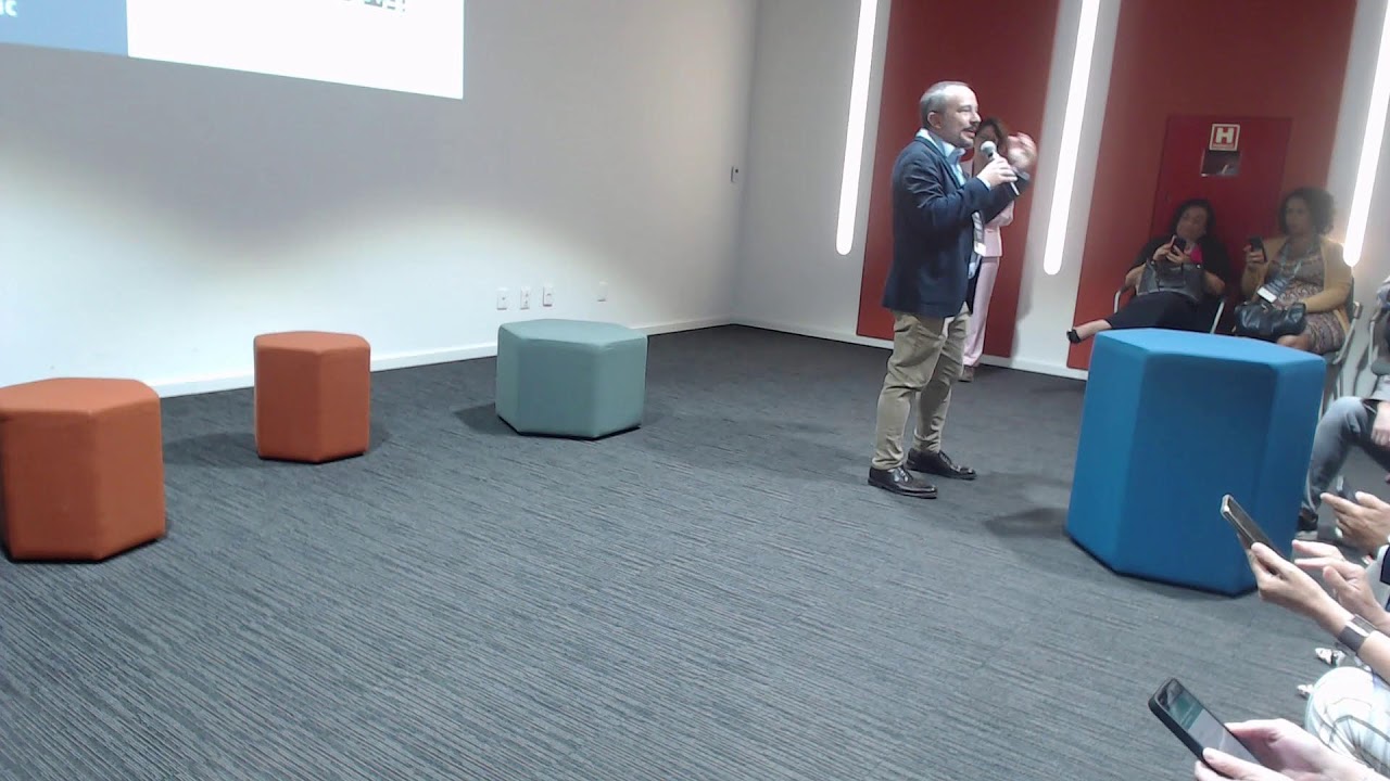 Aprendizagem para o novo mundo do trabalho - SESI e EF English Live