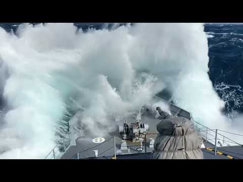 Royal New Zealand Navy: HMNZS Wellington sails rough seas