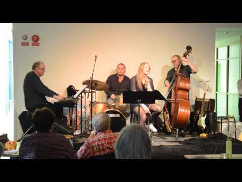 Felicia Cronholm -  Honey suckle rose