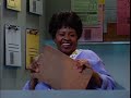 Sesame Street Va Al Doctor Sesame Street Goes To The Doctor Waiting Room Song Latin Spanish