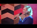 Tony Neef en Mariska van Kolck zingen live.