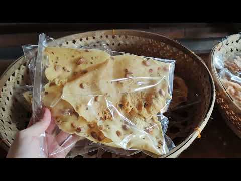 Tipos de biscoitos indonésios @Nasi Ayam Kedewatan Ibu Mangku, Bali
