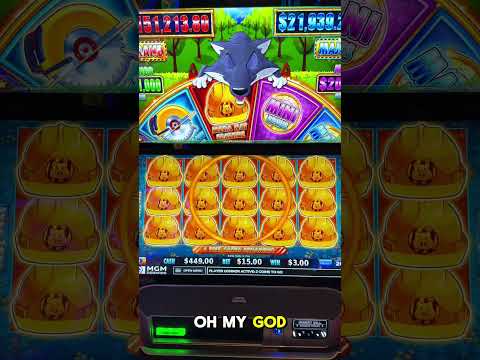 Crazy Huge Bonus on HUFF n'MORE PUFF!! #casino #jackpot #win #fyp #vegas #money #slotscasinogames