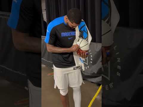 Naji Marshall taking the time to sign a basketball for the kid. #nba #dallasmavs #mavs