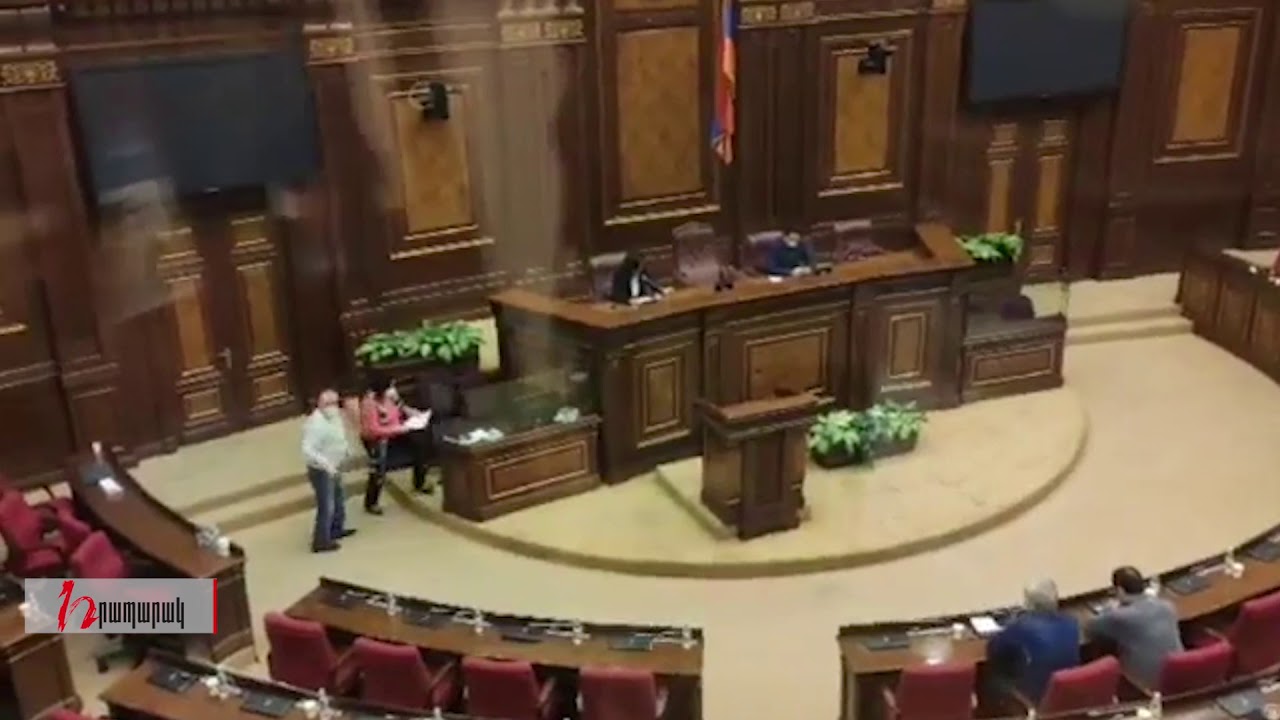 Ընդդիմադիր պատգամավորները չեն մասնակցում նիստին