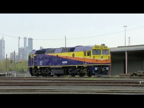 Diesel locomotive 42206 running light engine - PoathTV Railroads and Trains in Australia Part 3