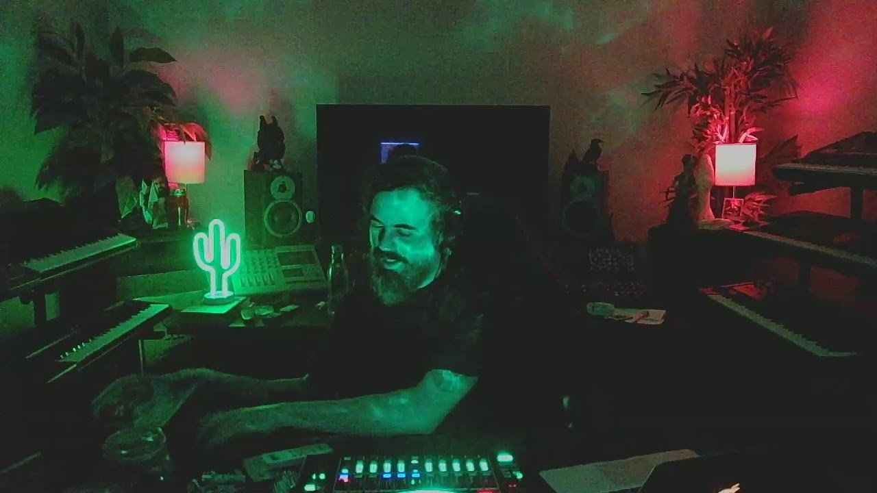 Henry Saiz - Live @ Home #38 2020 Club Sessions: Italo-Techno