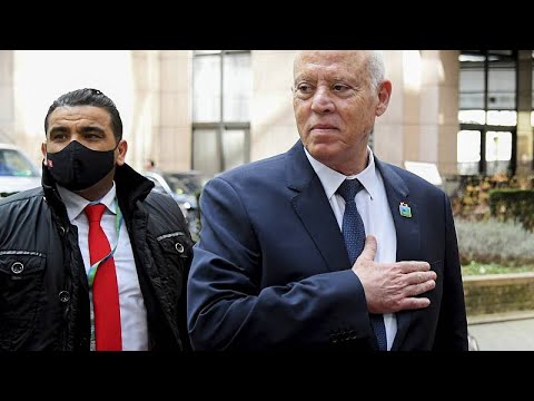 التونسيون يصوتون على دستور يعزز سلطة الرئيس قيس سعيّد