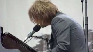 Thom Yorke - The Eraser [Live @ Latitude]