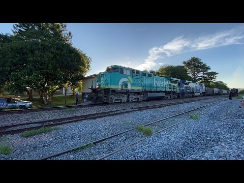 LOCOTROL de DASH-9 no Carregado passando Acelerado em Balsa Nova