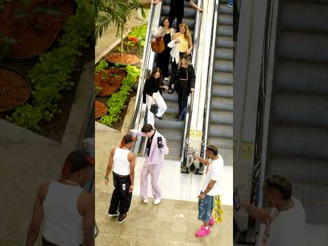 A performance for the people 🤣😎