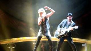 Sugarland Opening Nashville All We Are.wmv