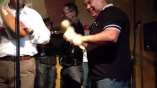 Chino Nunez Y el Maestro Edgardo Morales gozando con Gumby
