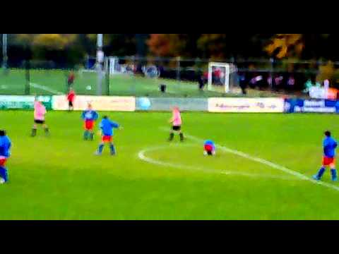 Robur et Velocitas D2-Davo D1  5-2  (30-10-2010)Goals van Emir